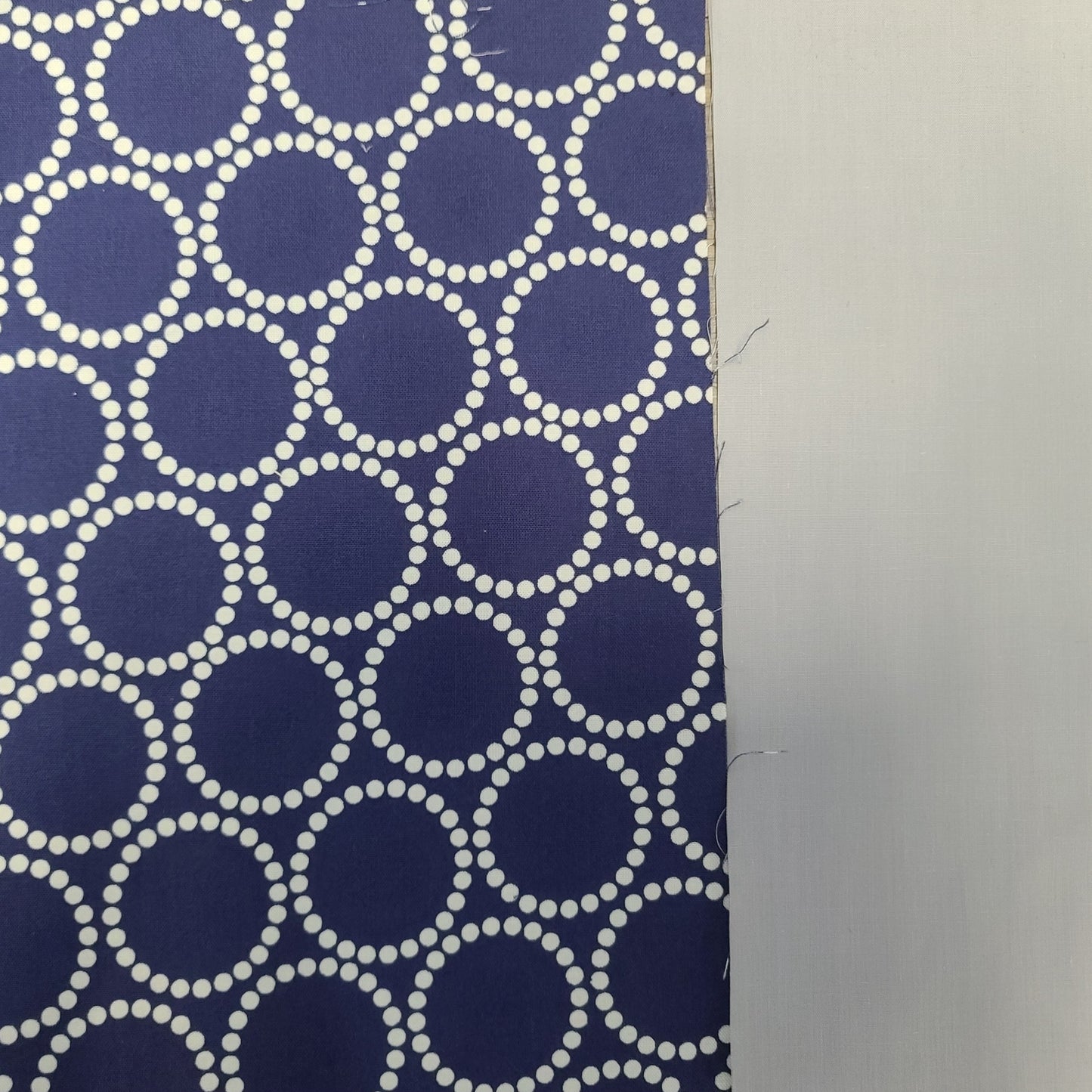 Napperon personnalise (Couleur d'impression au choix) - Cercles - Marine et Gris pâle - Pochette grise pâle