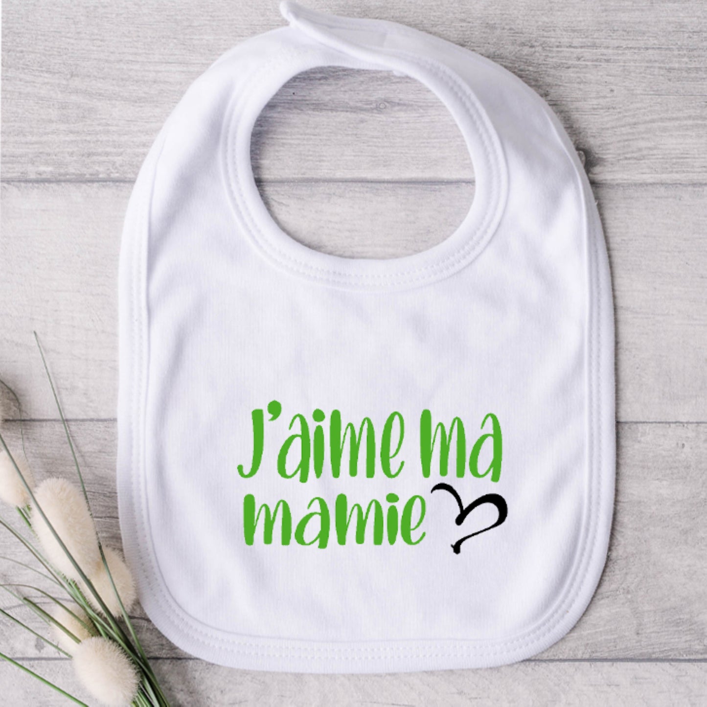 Bavoir pour bébé - MAMIE - J'aime ma mamie (v2507)