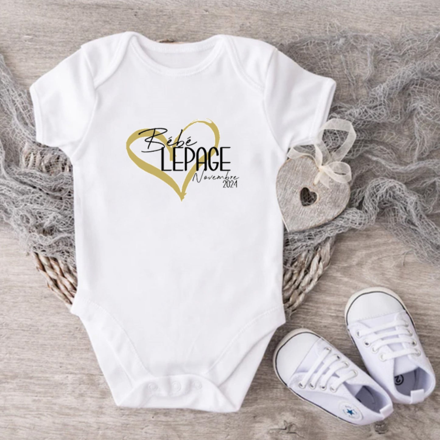 Cache-couche pour bébé - Annonce Grossesse/Naissance - Bébé "NOM" - Date prévue - V6