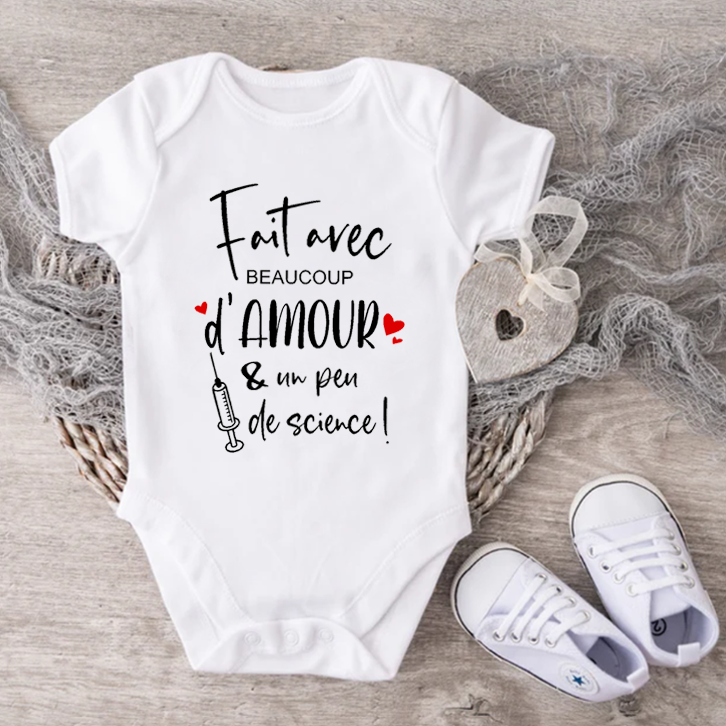 Cache-couche pour bébé - Annonce Grossesse/Naissance - Fait avec beaucoup d'amour et un peu de science (v2)