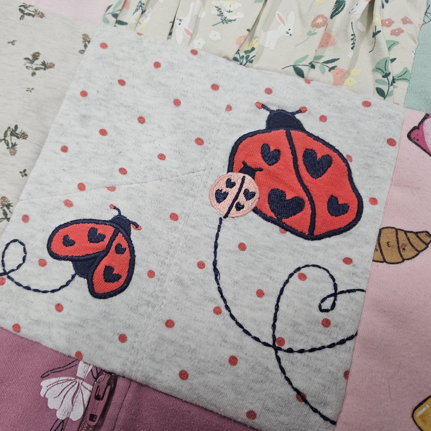 Couverture "Souvenirs" - Format Jeté (Throw Blanket) - Environ 50 x 60 pouces