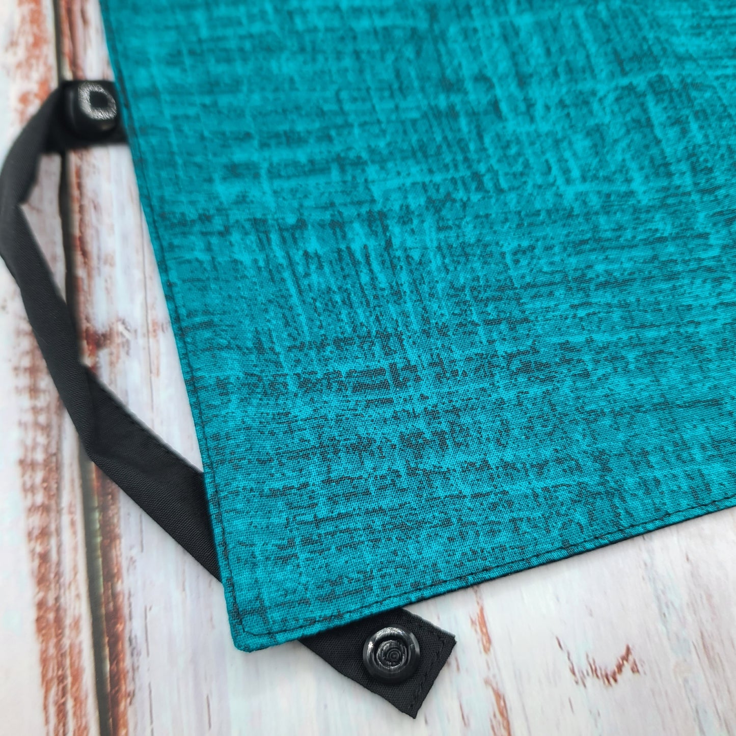 Napperon personnalise (Couleur d'impression au choix) - Motifs hachurés - Teal - Pochette noire