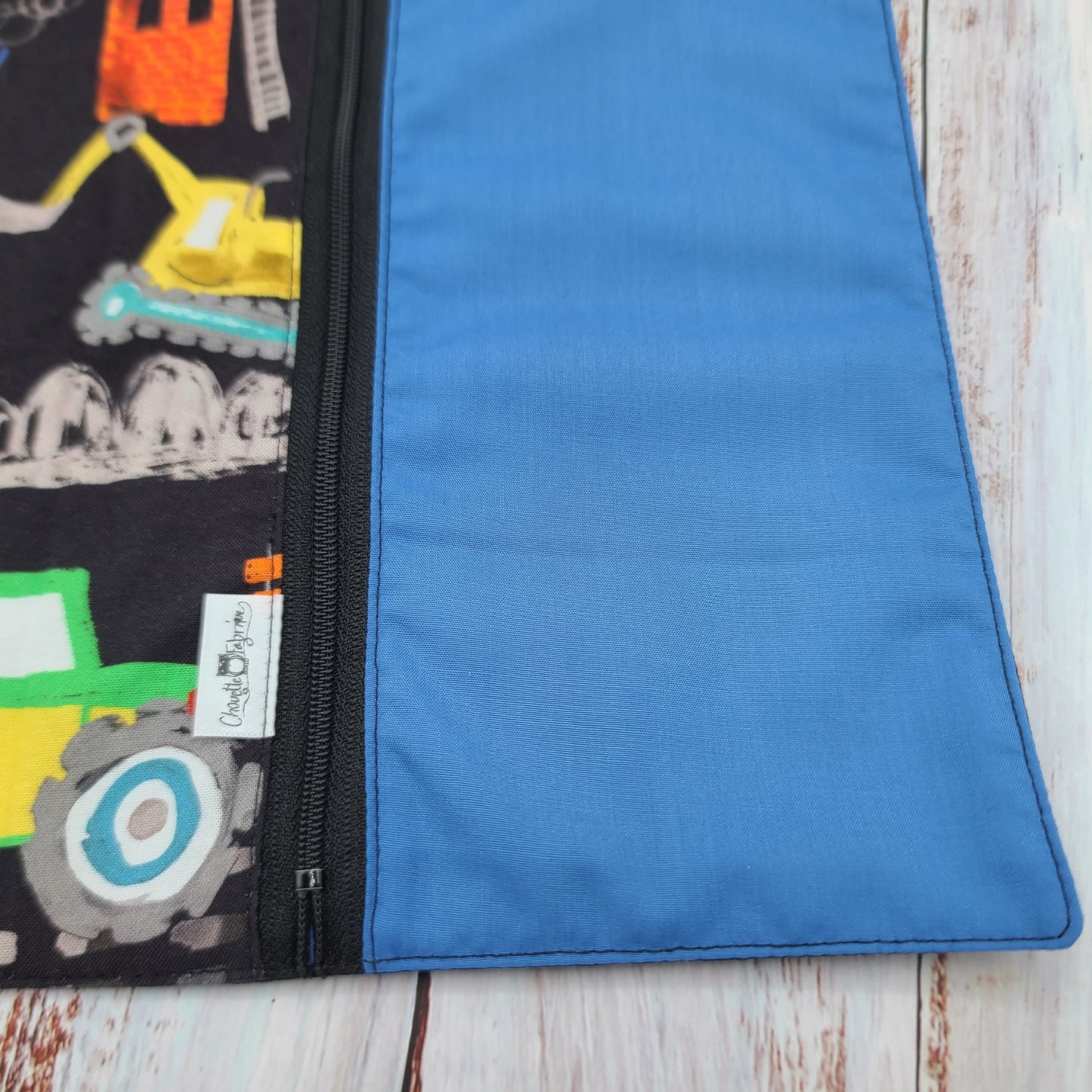 Napperon personnalise (Couleur d'impression au choix) - Véhicules - Camions de chantier (COULEURS) - Pochette bleue