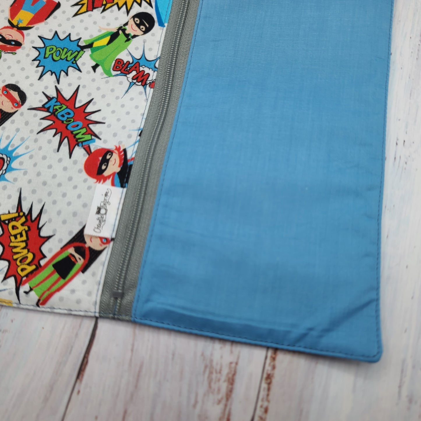 Napperon personnalise (Couleur d'impression au choix) - Mini Superhéros - Pochette bleue