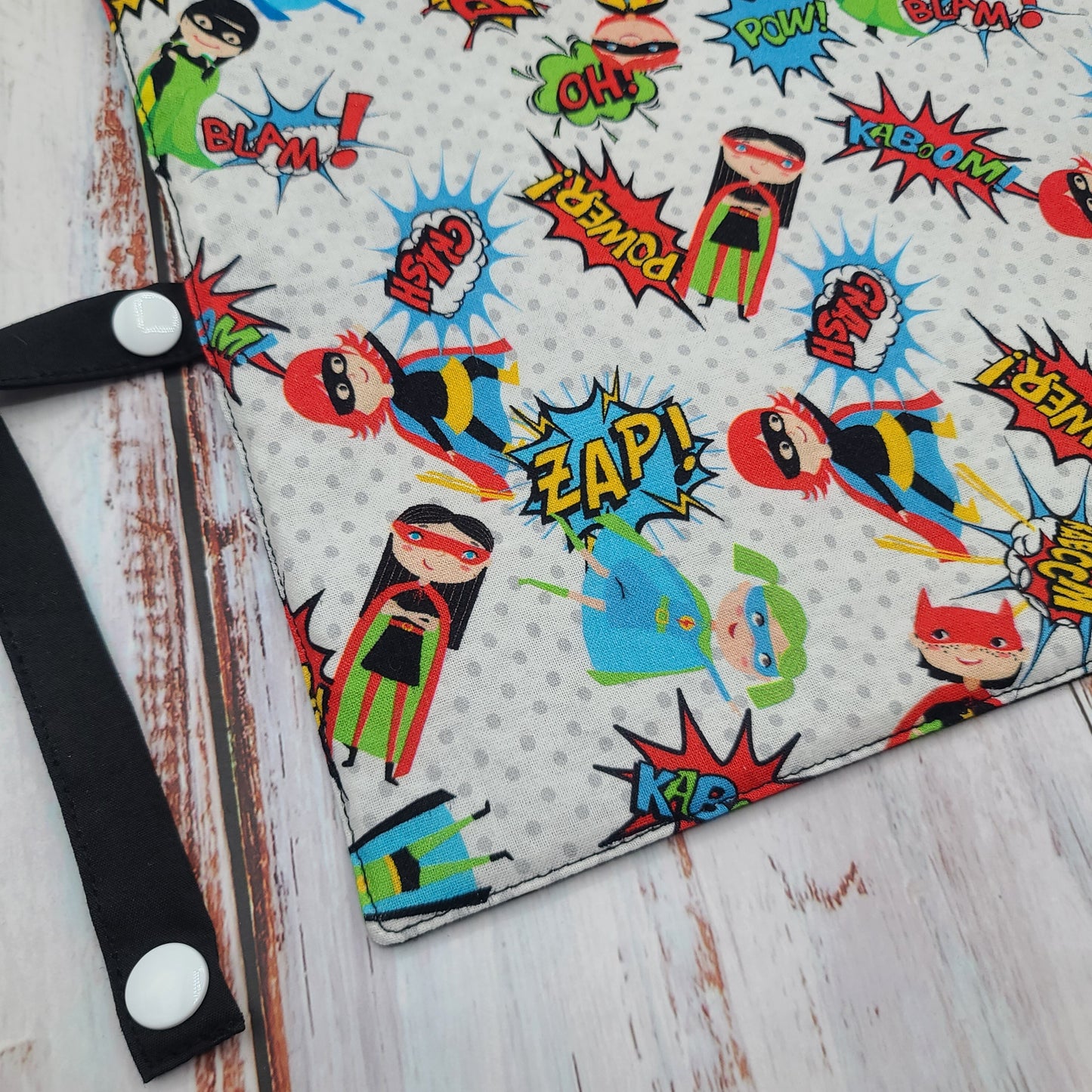 Napperon personnalise (Couleur d'impression au choix) - Mini Superhéros - Pochette noire