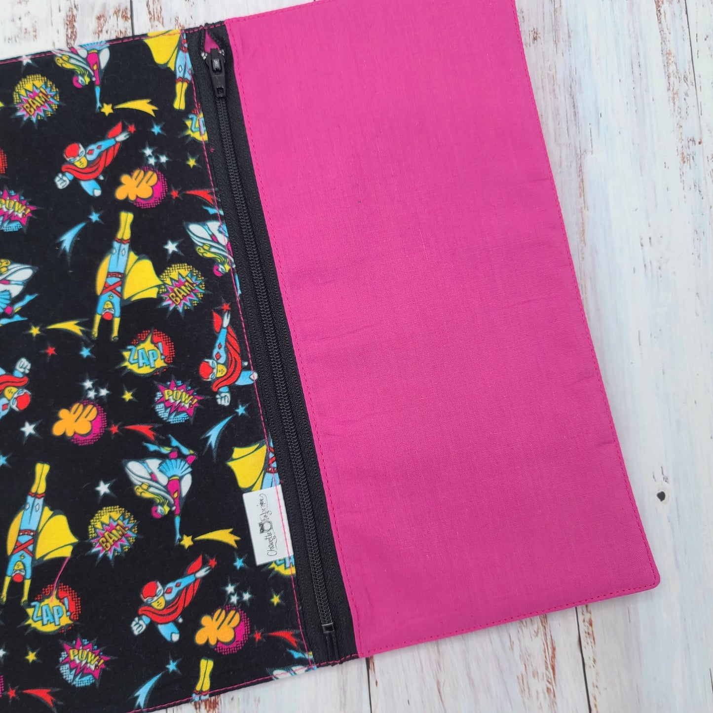 Napperon personnalise (Couleur d'impression au choix) - Superhéros - Pochette fuchsia