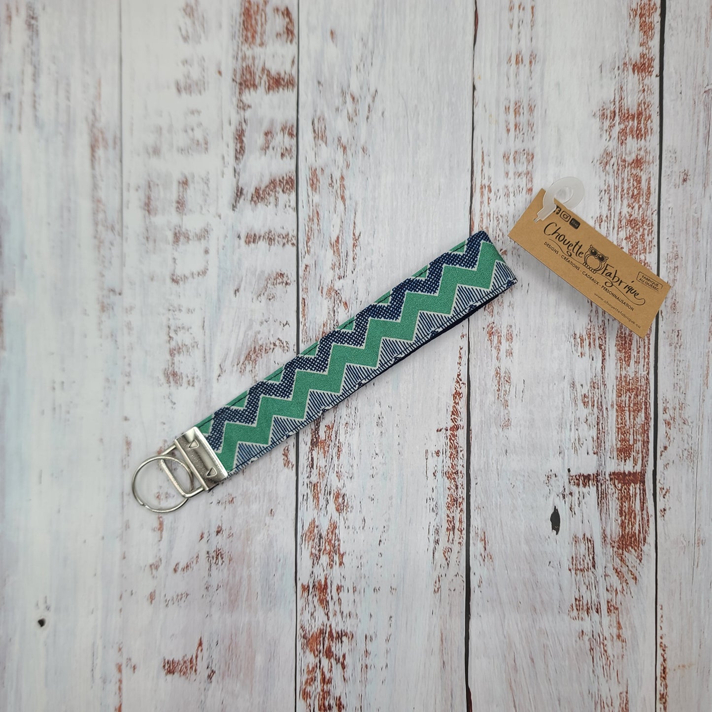 Porte-clé - PERSONNALISÉ - Dragonne - Poignet - Chevrons verts et marines - Bande marine