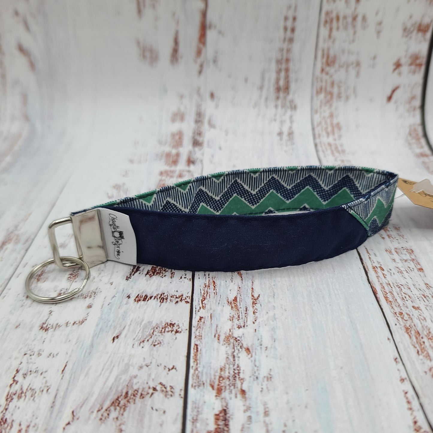Porte-clé - PERSONNALISÉ - Dragonne - Poignet - Chevrons verts et marines - Bande marine