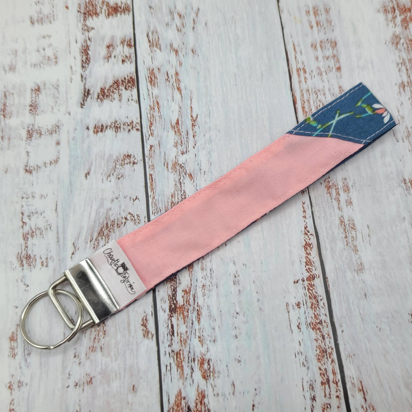 Porte-clé - PERSONNALISÉ - Dragonne - Poignet - Fleurs corail sur fond bleu - Bande corail pâle