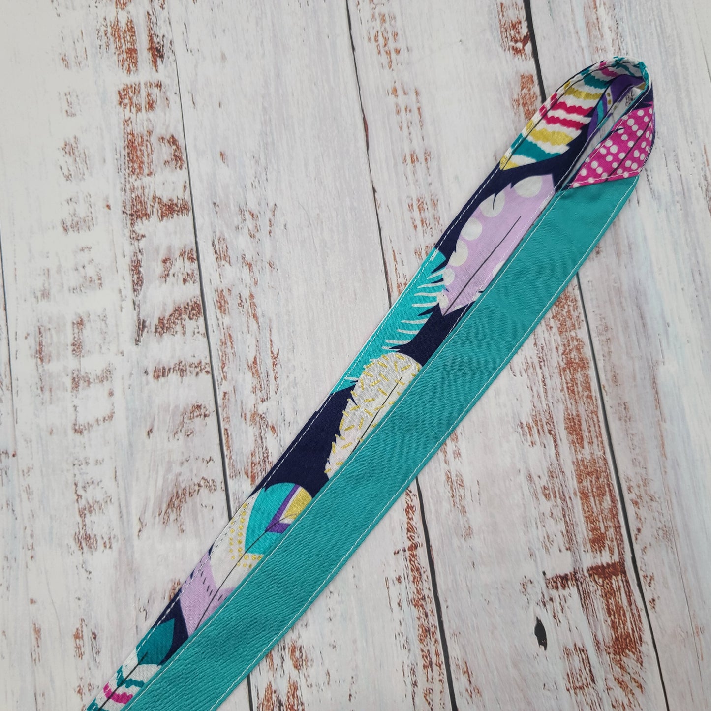 Porte-clé personnalisé (Prénom, Nom, Petite pensée, Enseignants, Merci) - Dragonne - Plumes Marine et Turquoise