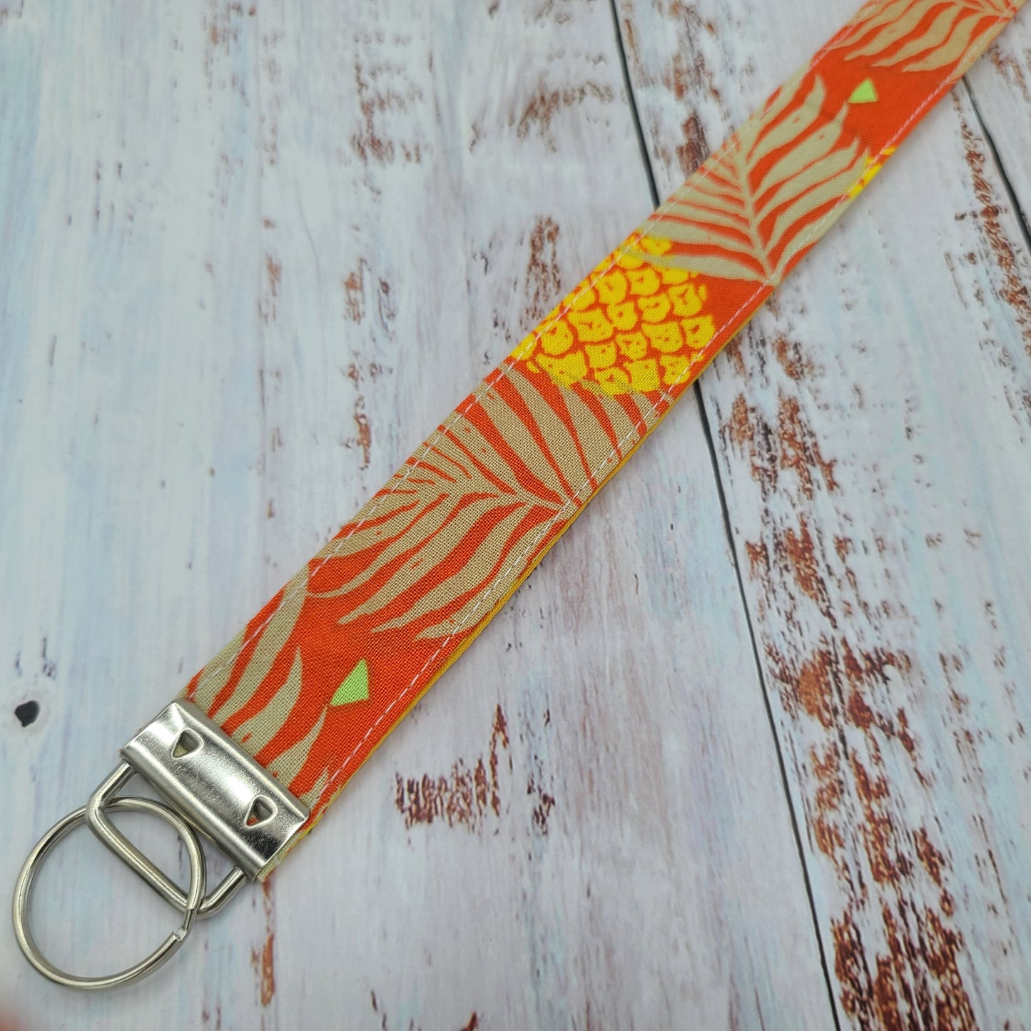 Porte-clé personnalisé (Prénom, Nom, Petite pensée, Enseignants, Merci) - Dragonne - Ananas - Bande jaune