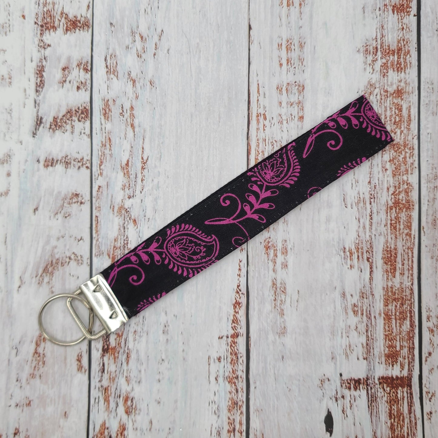 Porte-clé - PERSONNALISÉ - Dragonne - Poignet - Motifs fuchsia - Bande noire