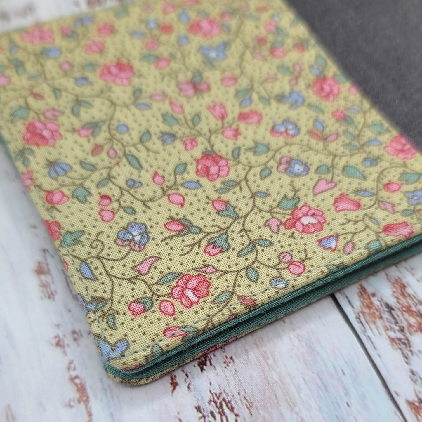 Protège-carnet de santé - Vaccination - Personnalisé - Fleurs - Mini fleur "cute" - DENIM Gris