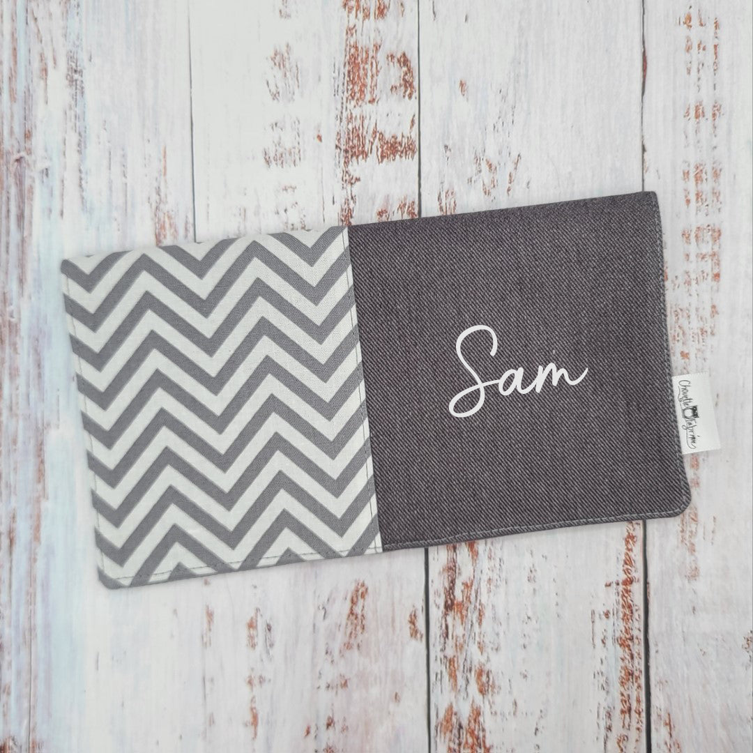 Protège-carnet de santé - Vaccination - Personnalisé - Chevrons Gris & Blanc - Denim Gris