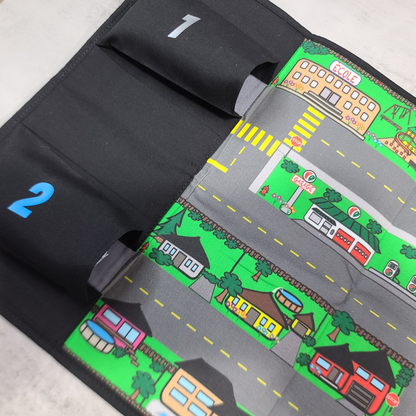 Tapis de jeux pour petites voitures - Se transforme en valise de transport