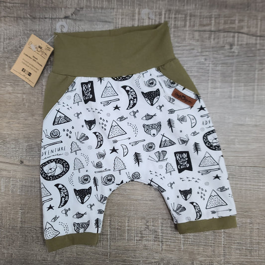 Shorts - BÉBÉ - Grandeur 6 à 12 mois - Animaux de la nature et olive