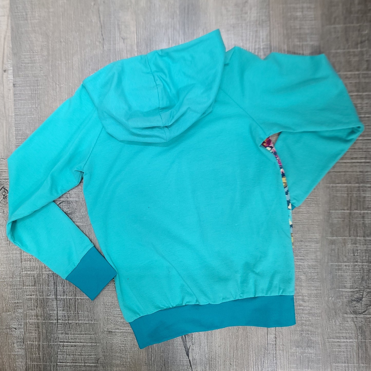 Chandail à capuchon - ENFANT - Grandeur 5-6 ans - MENTHE