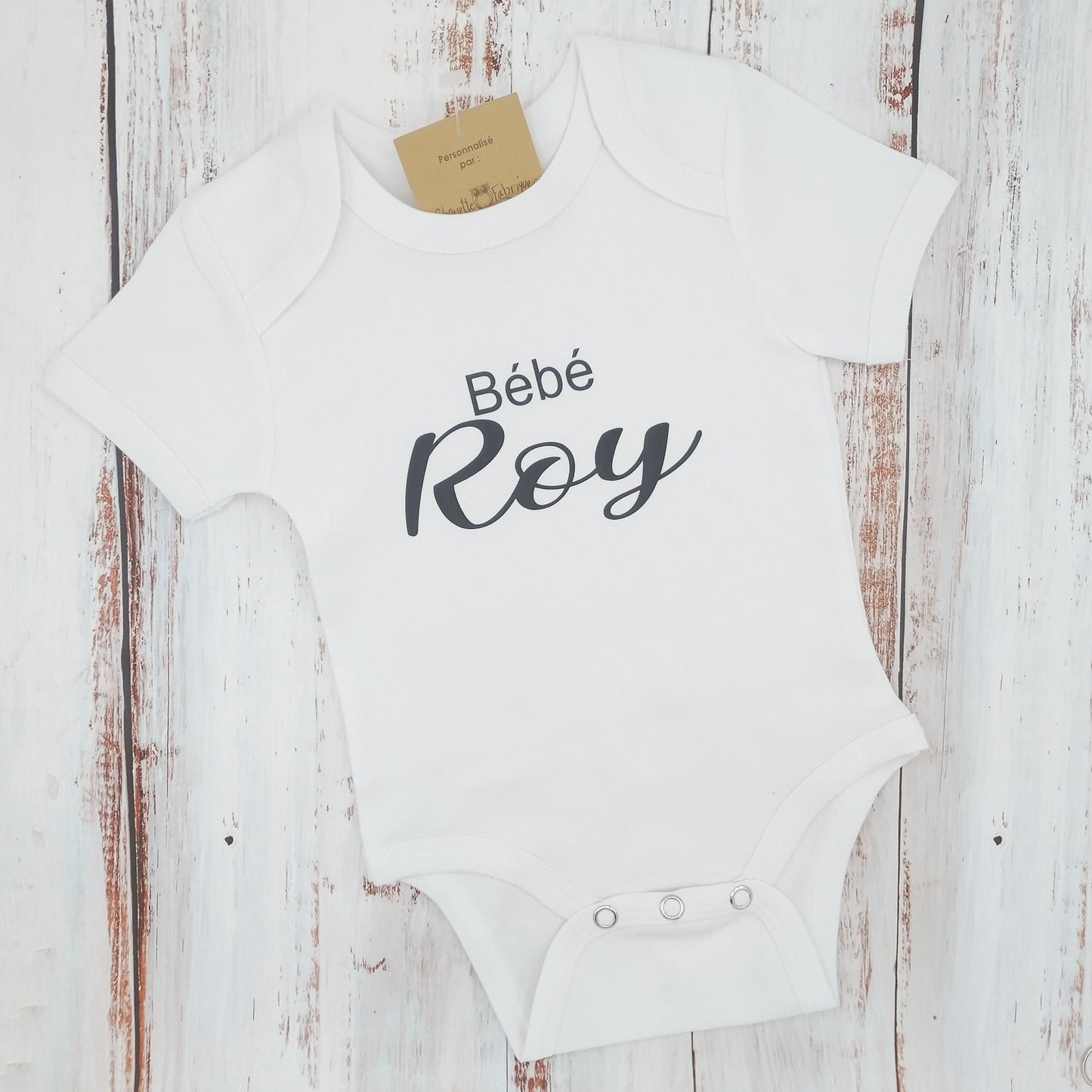 Cache-couche pour bébé - Annonce Grossesse/Naissance - bébé NOM (Roy)
