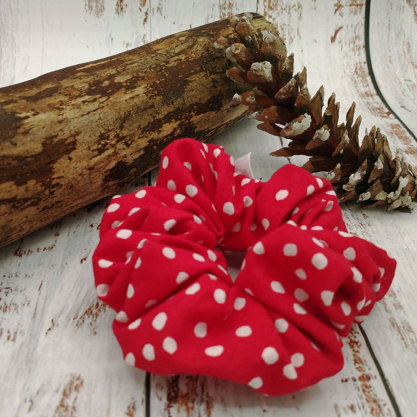 Gros Chouchou - Pois blancs - Fond rouge