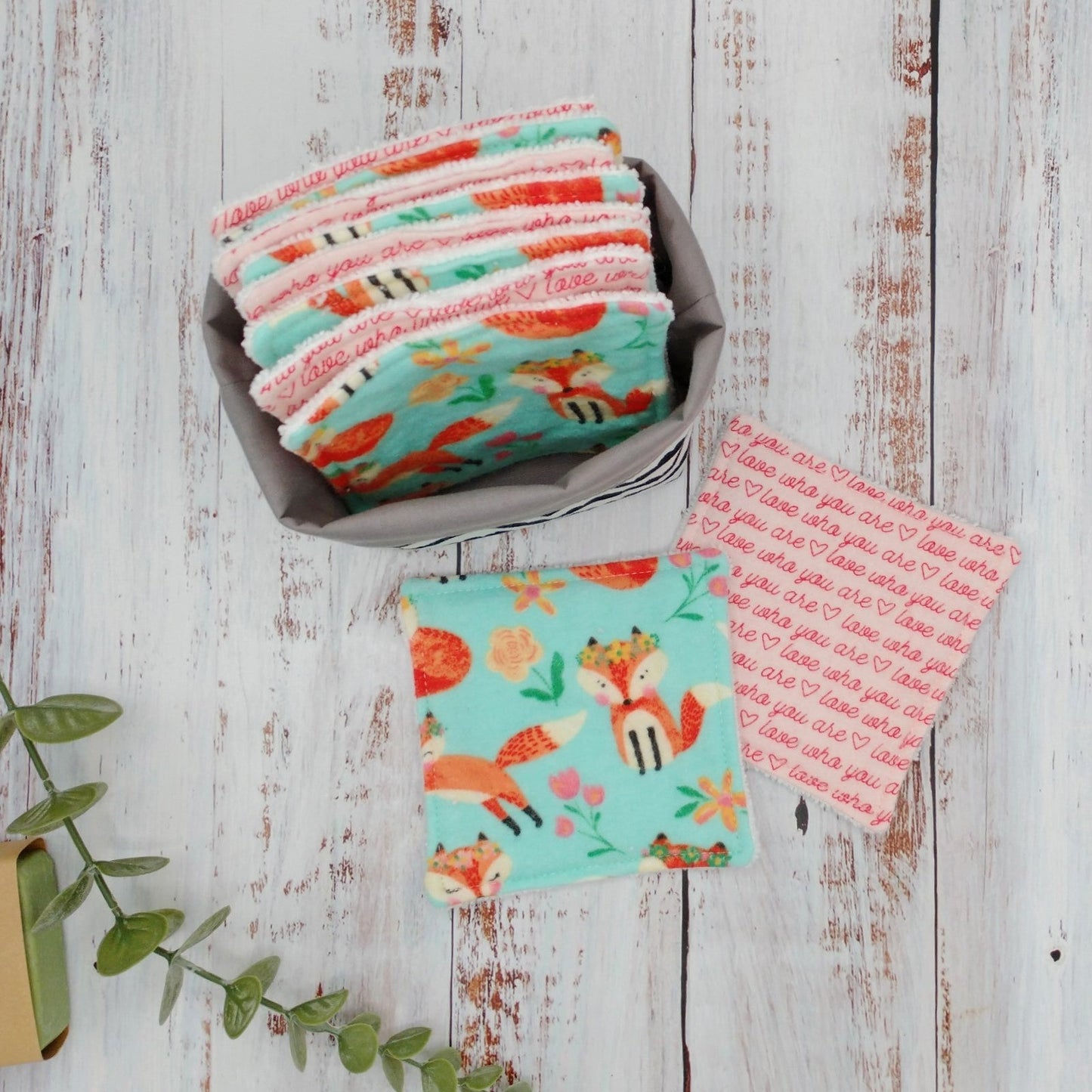 Ensemble 8 Lingettes démaquillantes + Panier réversible - Renards