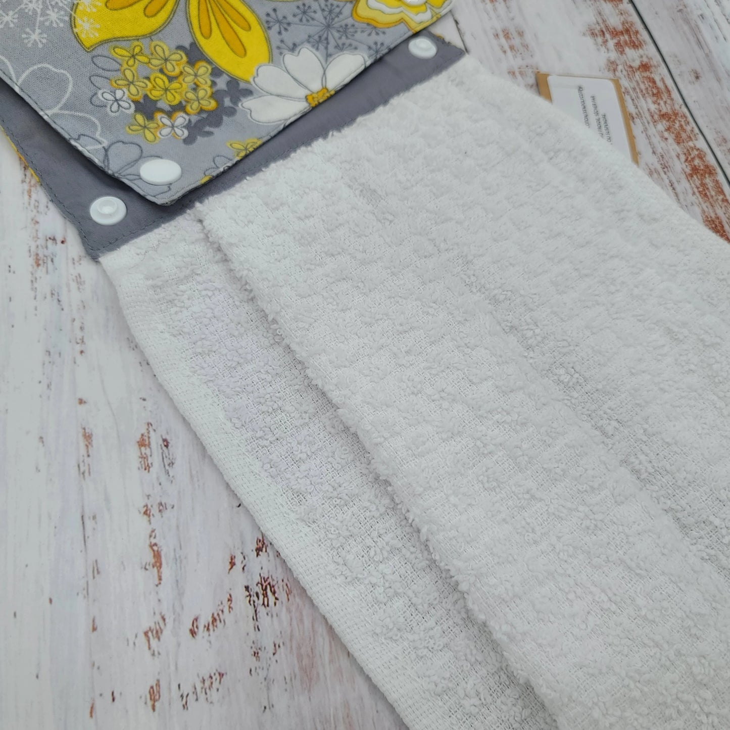 Essuie-mains - Serviette à mains - Cuisine/VR(Camping) - Serviette blanche - Fleurs jaunes fond gris