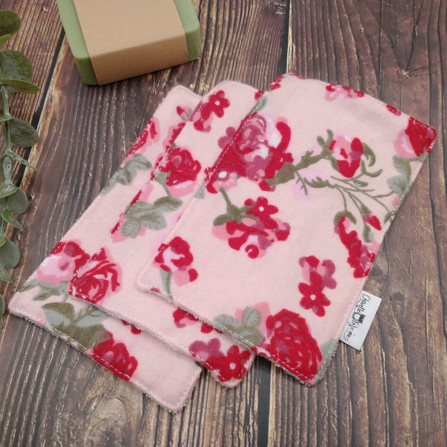 Lingettes démaquillantes - 3/Paquet - Fleurs rouges sur fond rose