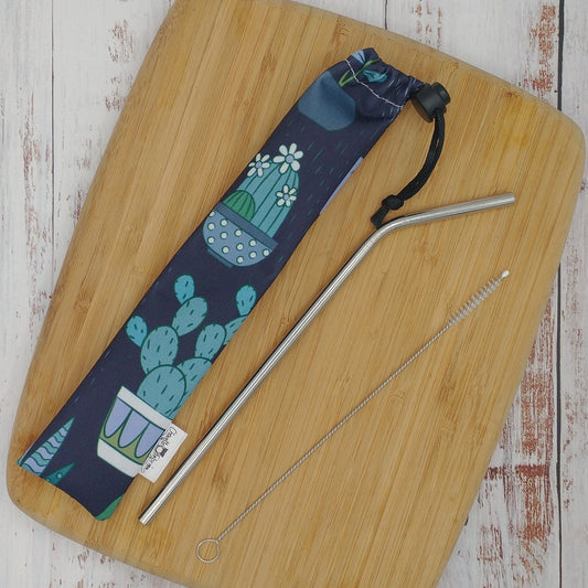 Ensemble "Paille, brosse et pochette de rangement" - Réutilisable, lavable et imperméable - Cactus sur fond bleu foncé