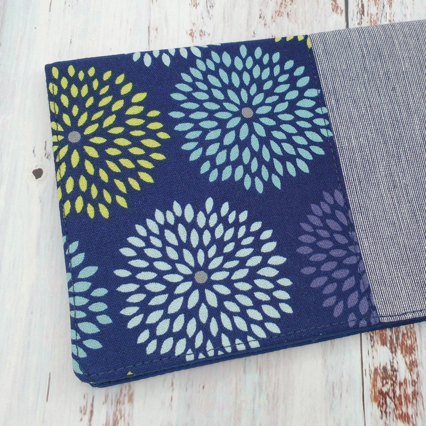 Protège-carnet de santé - Vaccination - Personnalisé - Fleurs - Marine, lime et bleu ciel (DENIM #3)