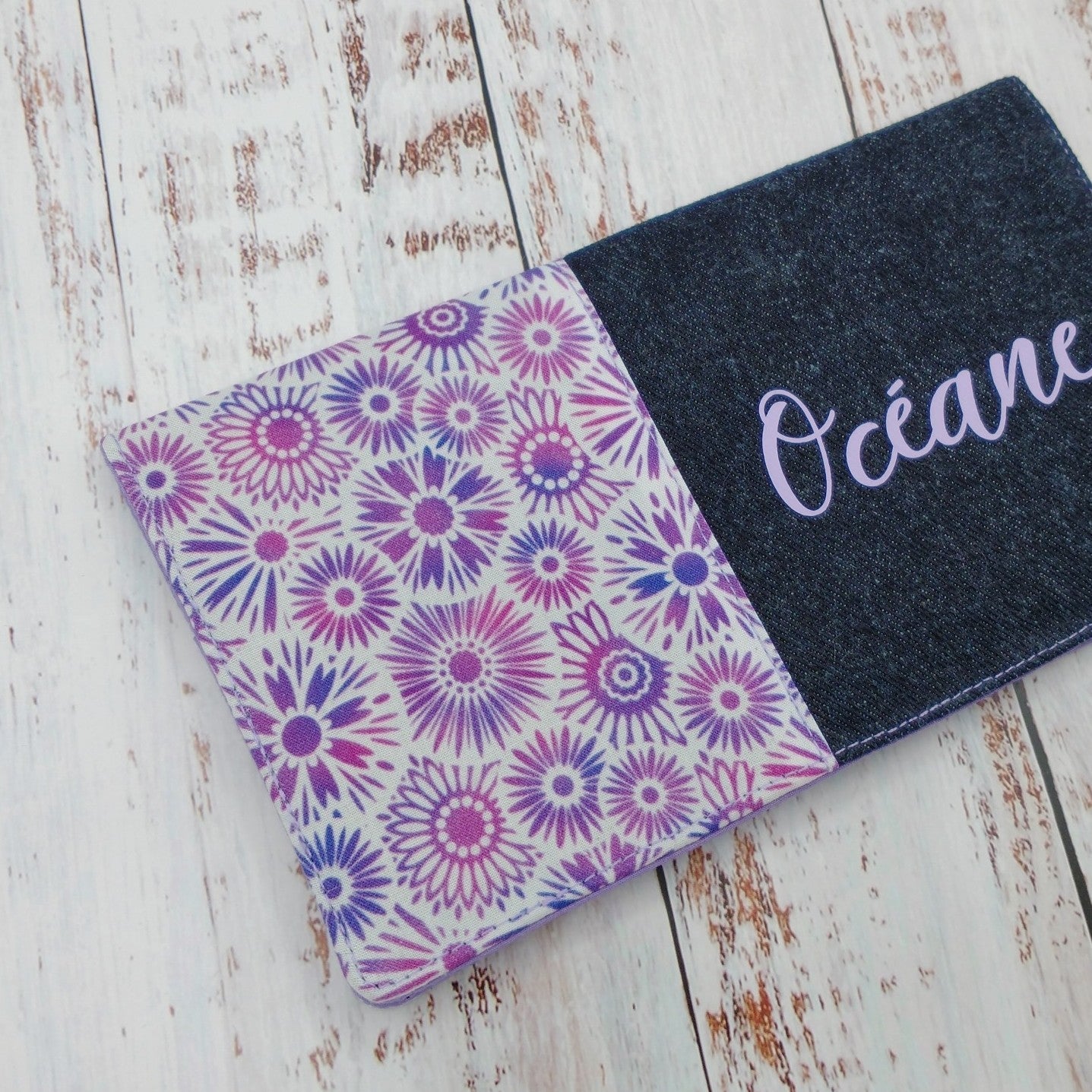 Protège-carnet de santé - Vaccination - Personnalisé - Fleurs - Lilas/Violet
