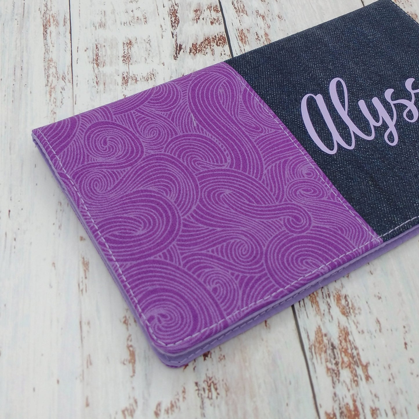 Protège-carnet de santé - Vaccination - Personnalisé - Tourbillons violet