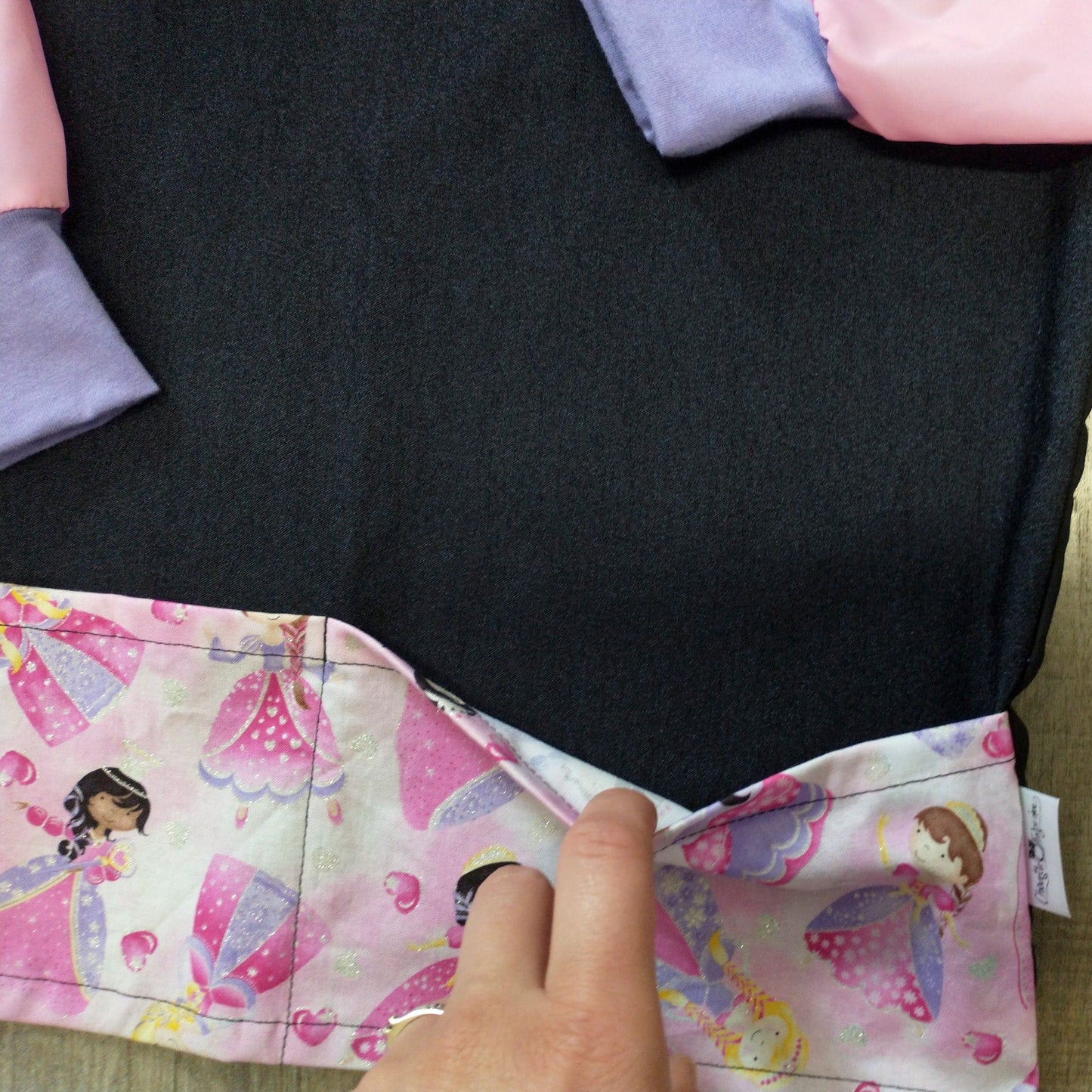 Tablier d'artiste/bricolage pour enfant avec manches et pochettes (Personnalisé avec prénom) - Manches roses - Princesses