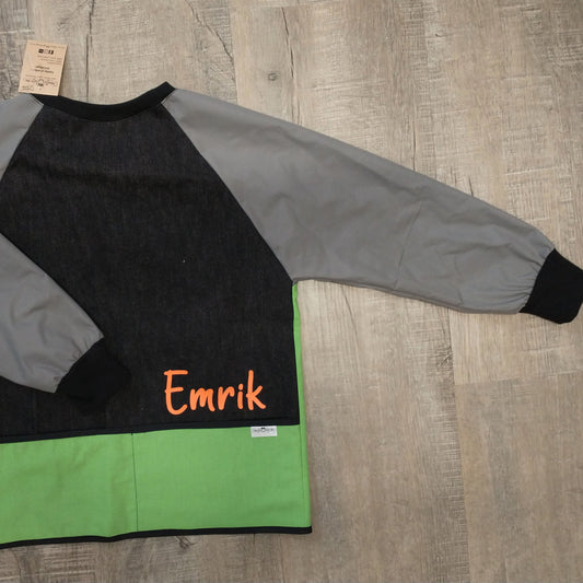 Tablier d'artiste/bricolage pour enfant avec manches et pochettes (Personnalisé avec prénom) - Manches grises - Vert pomme - Noir