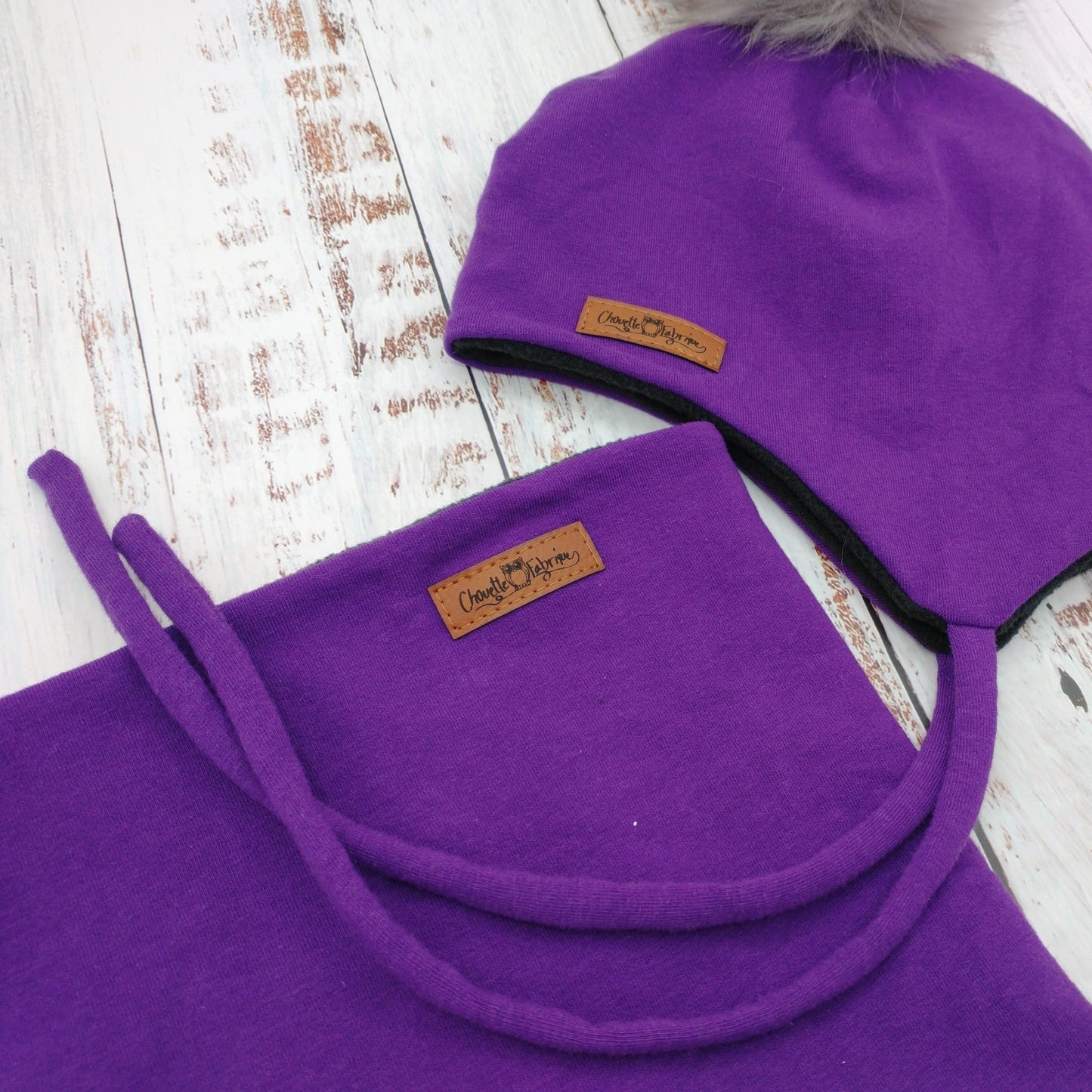ENFANT - Tuque Printemps/Automne (JERSEY) avec Cordons Pompon amovible - UNIE - Raisin