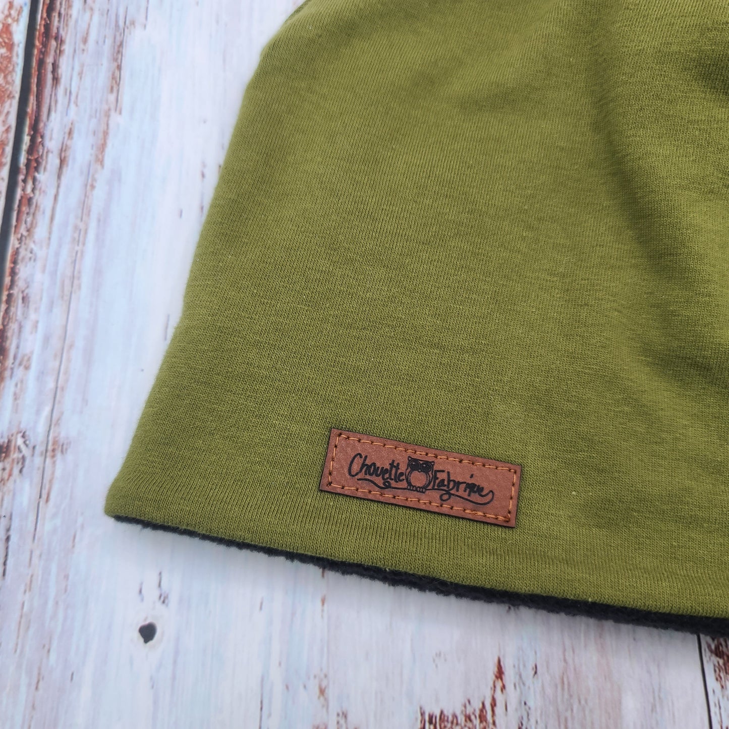 ENFANT - Tuque Printemps/Automne (JERSEY) Pompon amovible - UNIE - Olive