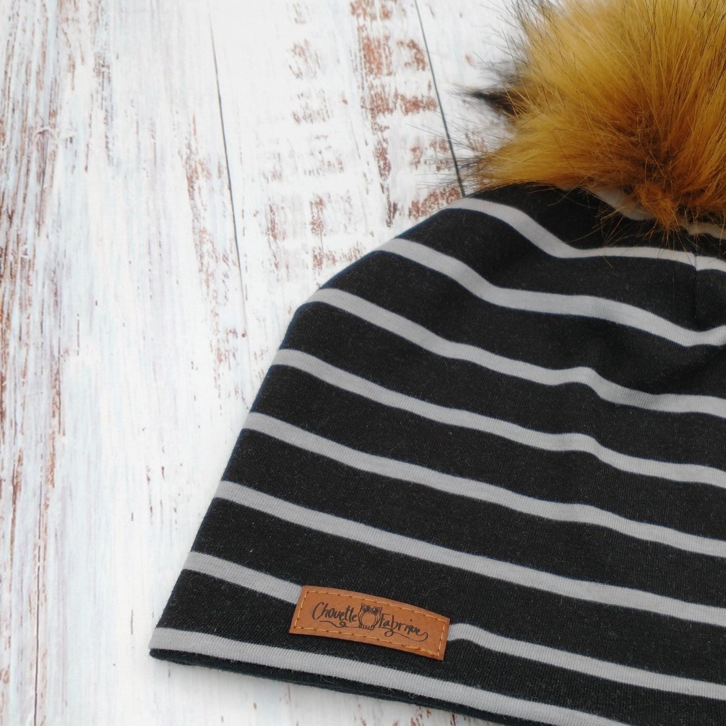 ADULTE - Tuque Hiver (POLAR) Pompon amovible - Lignes Grises et Noires