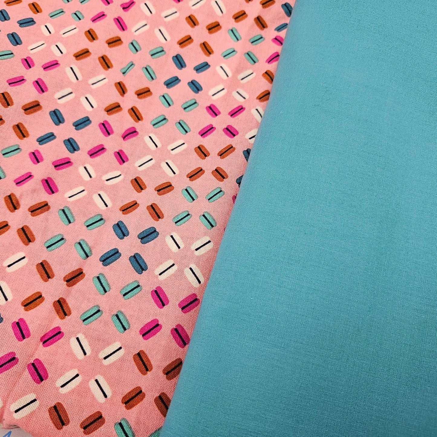 Napperon personnalise (Couleur d'impression au choix) - Macarons - Pochette turquoise