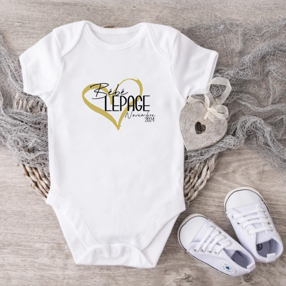 Cache-couche pour bébé - Annonce Grossesse/Naissance - Bébé "NOM" - Date prévue - V6