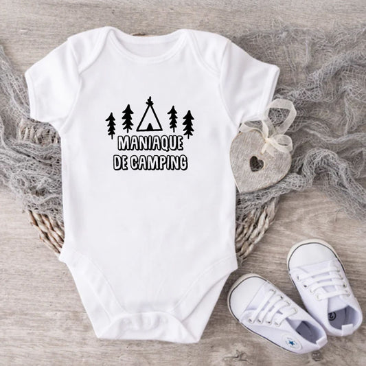 Cache-couche pour bébé - CAMPING - Maniaque de camping - Sapins et tipi - V5