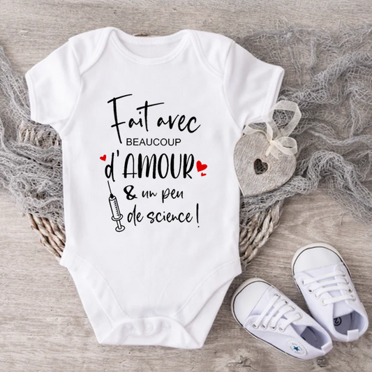 Cache-couche pour bébé - Annonce Grossesse/Naissance - Fait avec beaucoup d'amour et un peu de science (v2)
