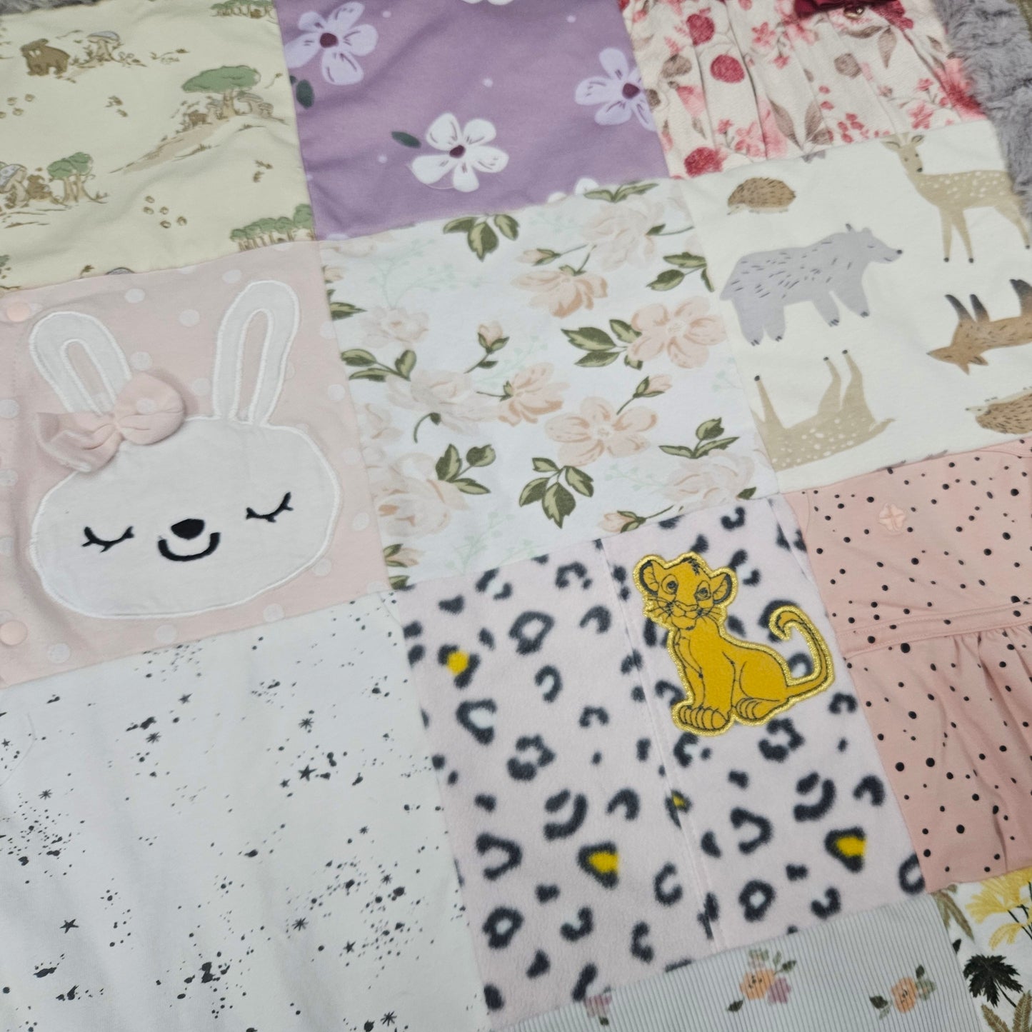 Couverture "Souvenirs" - Format Jeté (Throw Blanket) - Environ 50 x 60 pouces