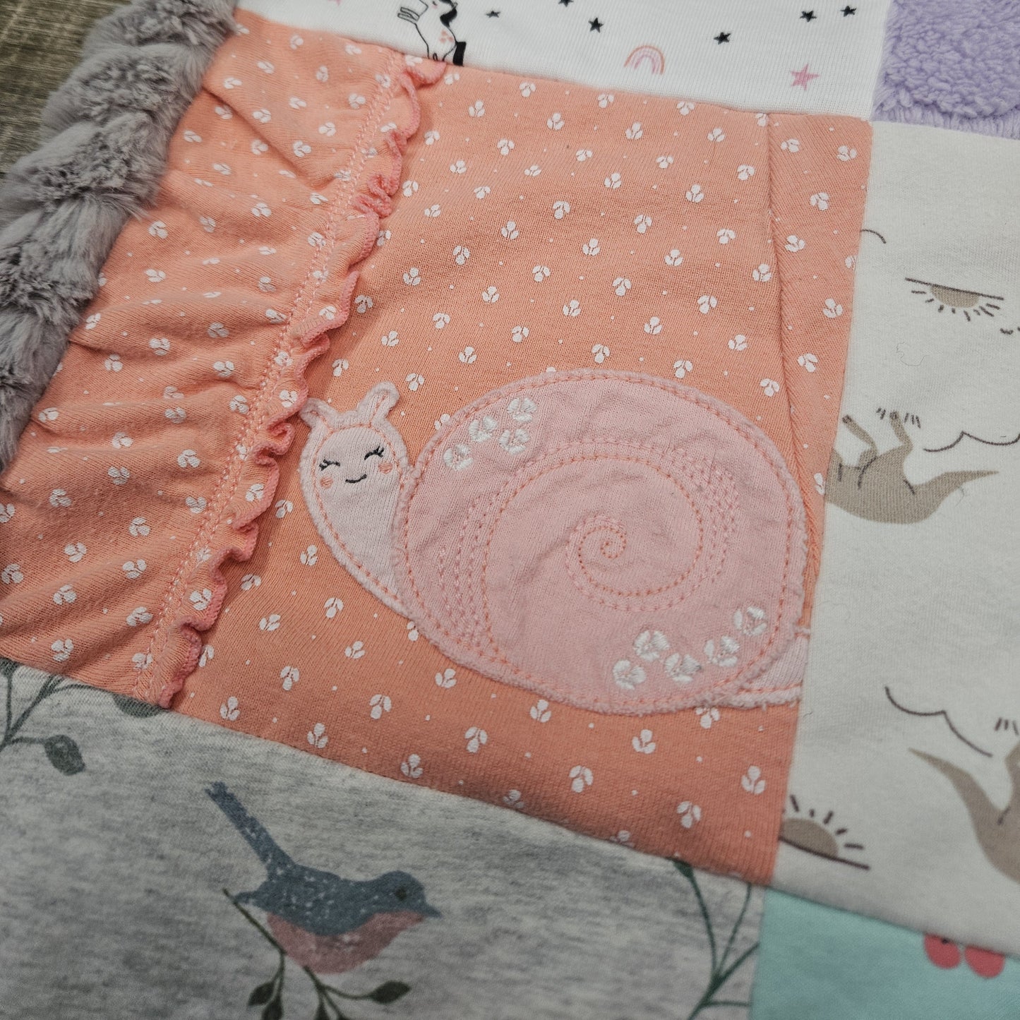 Couverture "Souvenirs" - Format Jeté (Throw Blanket) - Environ 50 x 60 pouces