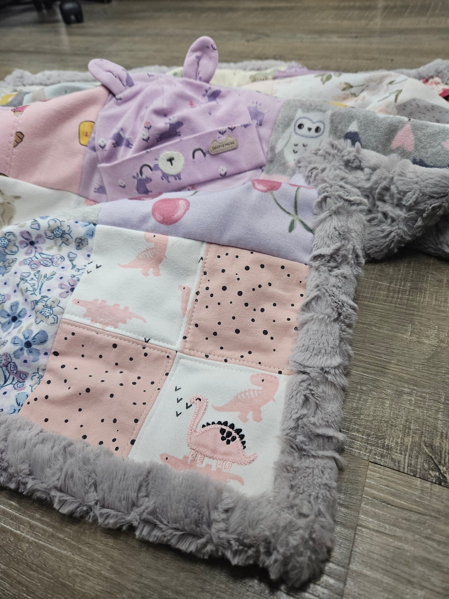 Couverture "Souvenirs" - Format Jeté (Throw Blanket) - Environ 50 x 60 pouces