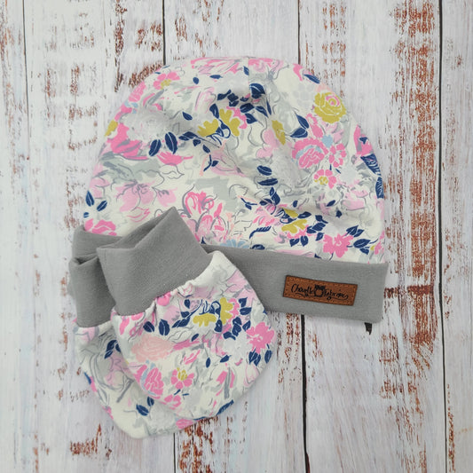 Ensemble de naissance pour bébé - Tuque et mitaines pour nouveau-né ou 0-3 mois – Fleurs marine et rose - Bordure grise