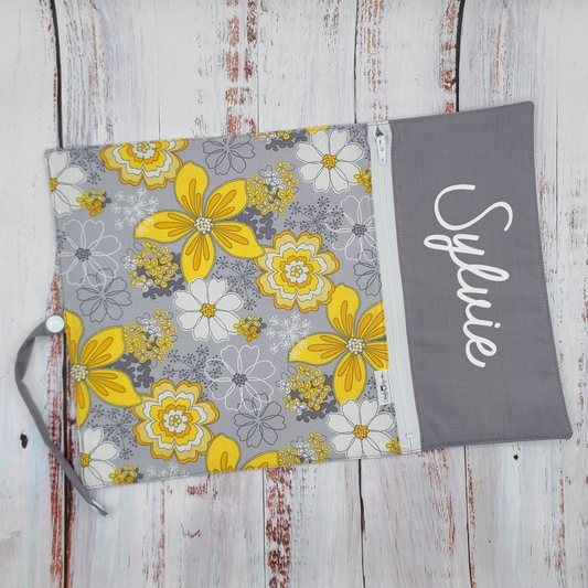 Napperon personnalisé (Couleur d'impression au choix) - Fleurs - Jaune/Blanc - Pochette grise