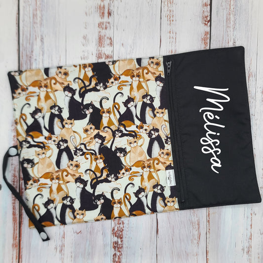 Napperon personnalisé (Couleur d'impression au choix) - Chats Bruns & Noirs - Pochette noire