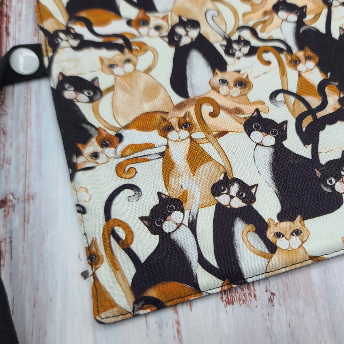 Napperon personnalisé (Couleur d'impression au choix) - Chats Bruns & Noirs - Pochette noire