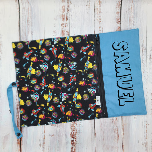 Napperon personnalise (Couleur d'impression au choix) - Superhéros - Pochette bleue