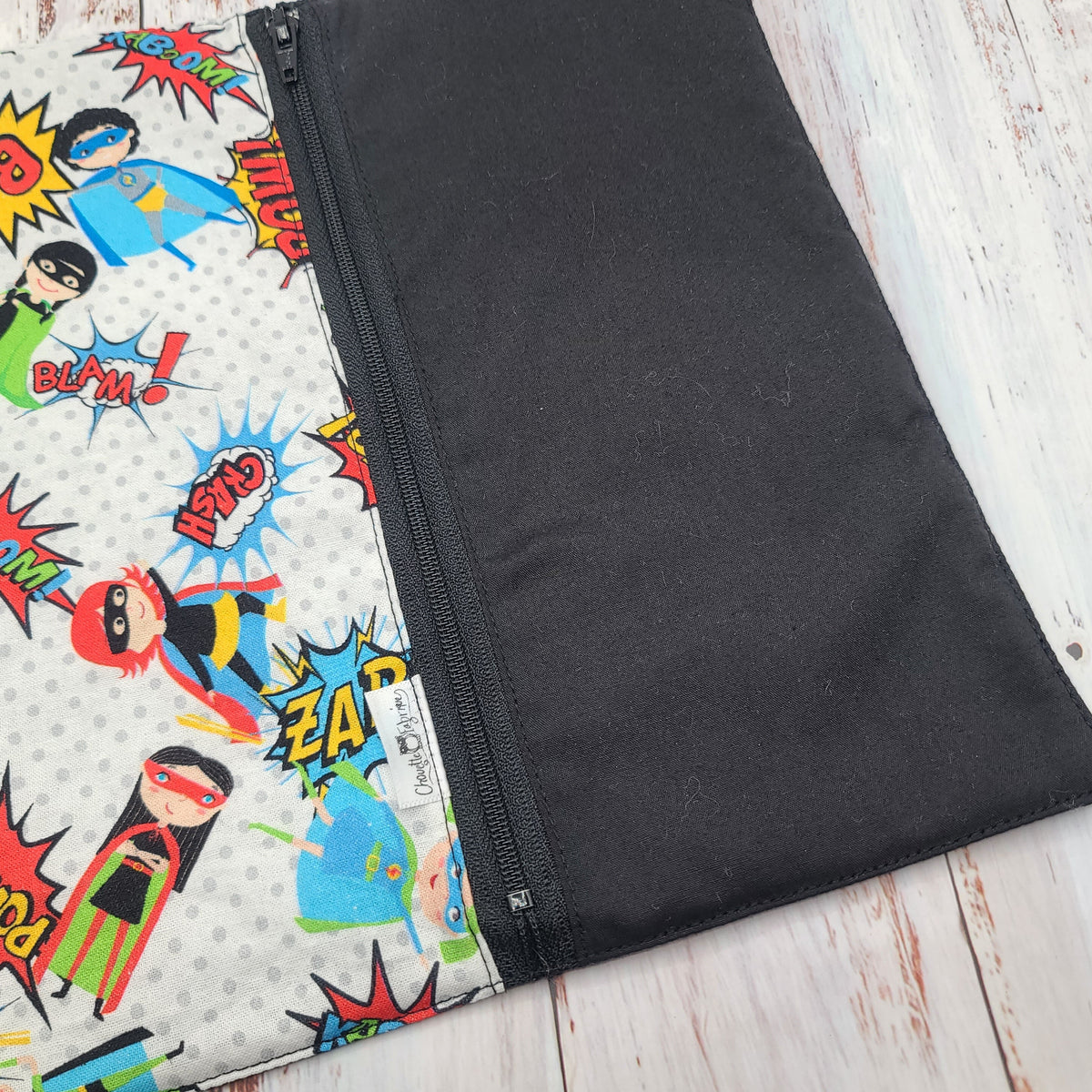 Napperon personnalise (Couleur d'impression au choix) - Mini Superhéros  - Pochette noire