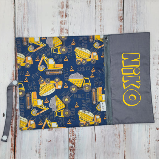 Napperon personnalise (Couleur d'impression au choix) - Véhicules - Camions de chantier (Marine/Jaune) - Pochette grise