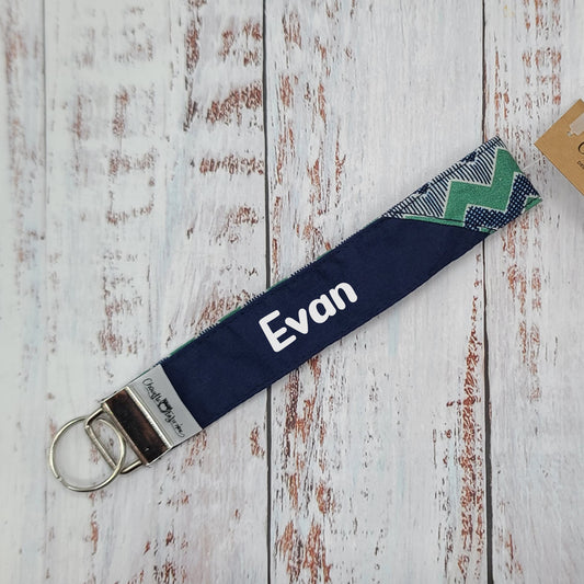 Porte-clé - PERSONNALISÉ - Dragonne - Poignet - Chevrons verts et marines - Bande marine